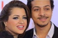 منى وشقيقها