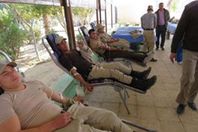 رجال الشرطة يتبرعون بالدم