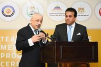 شوقى وعبد الغفار