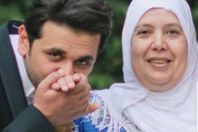 مصطفى خاطر ووالدته