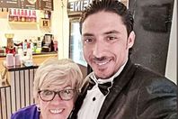 الشاب والعجوز