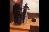 مدرس يخلع ملابسه