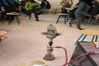 شيشة داخل مدرسة