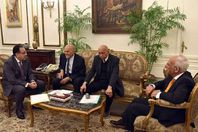 رئيس الوزراء ومجدي يعقوب