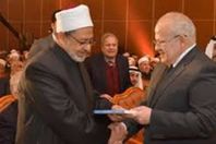 المناوي لمهاجمي شيخ الأزهر : تحركتم وفق رسائل وهمية