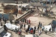 «رافعة» تسقط على تاكسي ومصرع السائق