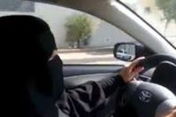 حادث مروع بالسعودية.. تدهس طفلتها وتصيب زوجها