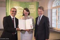 تكريم  العالم المصري  حسن حلمي