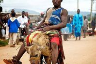 رجال الضباع في نيجيريا
