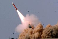 الدفاع الجوى السعودى يعترض صواريخ الحوثى