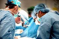 أطباء يستخرجون 157 حصوة من مرارة سيدة تركية