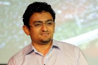 وائل غنيم: إهدار المال العام في مشروع قناة السويس