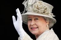 إحباط محاولة قتل ملكة بريطانيا بــ"السكاكين"