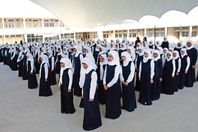 مدارس مجمع الألومنيوم تشارك في الجودة بالزى المدرسي