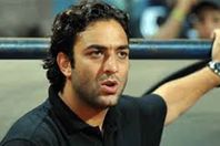 صورة.. «ميدو» يعاين أرضية بتروسبورت قبل مواجهة الأهلي