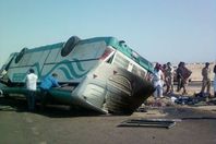 إصابة 41 شخصًا فى حادث انقلاب أتوبيس بالمنيا