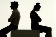 الزوجة للمحكمة: سعيي وراء المال دمر حياتي