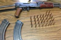 القبض على موظف بحوزته سلاح آلي ببولاق الدكرور