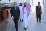 عائض القرني لدى وصوله مصر