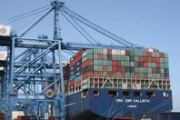 ميناء دمياط البحرى