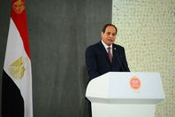 الرئيس السيسى يكرم المرأة المصرية فى عيد الأم