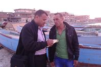 دود السمك وقنديل البحر يحولان بحيرة قارون إلى خرابة