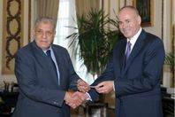 رجل الأعمال علاء عرفة مع المهندس إبراهيم محلب(أرشيفية)