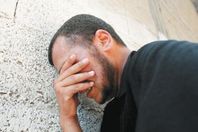 سرقت سيارته فانهار