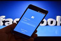 فيس بوك (أرشيفية)