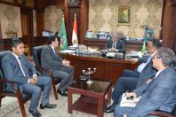 محافظ المنيا يلتقى معون وزير التصالات