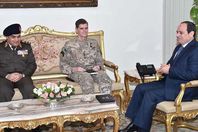 قائد القيادة المركزية الأمريكية مع الرئيس السيسي