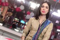 أول مذيعة متحولة جنسيًا بباكستان