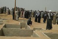 تشييع جثمان شهيد «قذيفة الحوثيين» بالسعودية