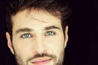 حيل بسيطة تجعلك جذابا في عيون الآخرين