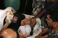 طعن طالب ومفكر ببنجلادش