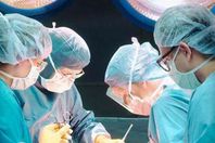 طبيبة تحرم مواطنة من الإنجاب بخطأ طبي فادح