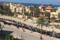 تكدس بأسواق العريش