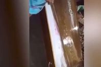 فشلت في الخروج من القبر بعد دفنها حية