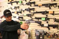 إجراءات جديدة  لحمل السلاح في نيوزيلندا