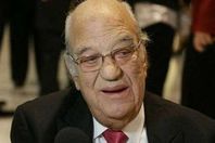 لفنان حسن حسني لا