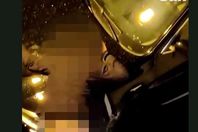 يمارس الرزيلة مع سيارة فارهة