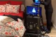 بث مباشر من غرفة مذيعة شهيرة