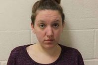 تمارس الرزيلة