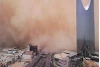 موجة غبار تُغطي العاصمة السعودية