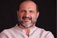 الفنان خالد الصاوي