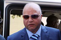 مدير أمن القاهرة بتفقد قاعة محاكمة مرسي