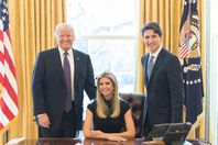 ضجة في أمريكا بعد جلوس ابنة ترامب على كرسي الرئاسة