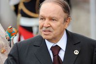 مقرب من "بوتفليقه" يعرض النساء للبيع