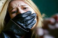 مجهولون يختطفون فتاة ويطلبون 200 ألف جنيه بسوهاج