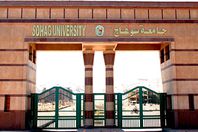 رئيس جامعة سوهاج يقمع "الأساتذة"